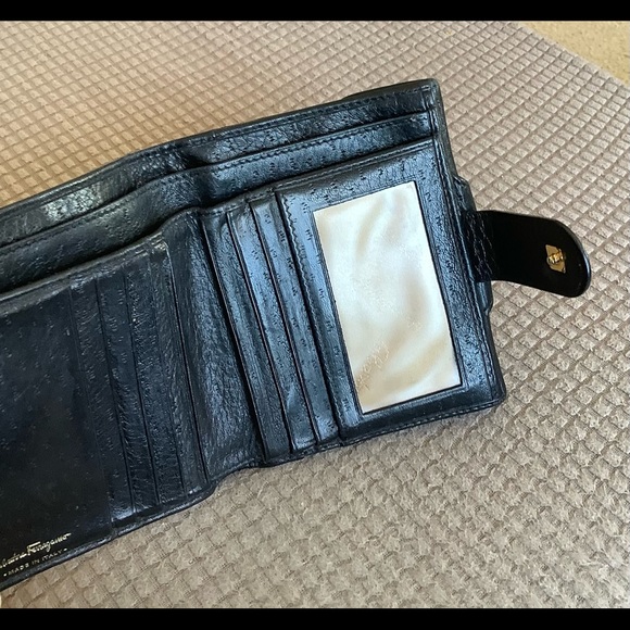 Salvatore Ferragamo leather wallet - Picture 11 of 11
